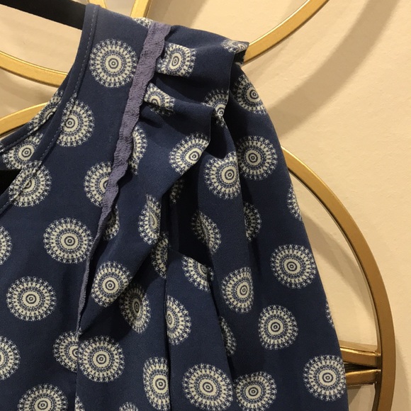 VERO MODA ladies Stylish Top with puffy sleeves. Size Medium, blue in colour - Picture 4 of 6